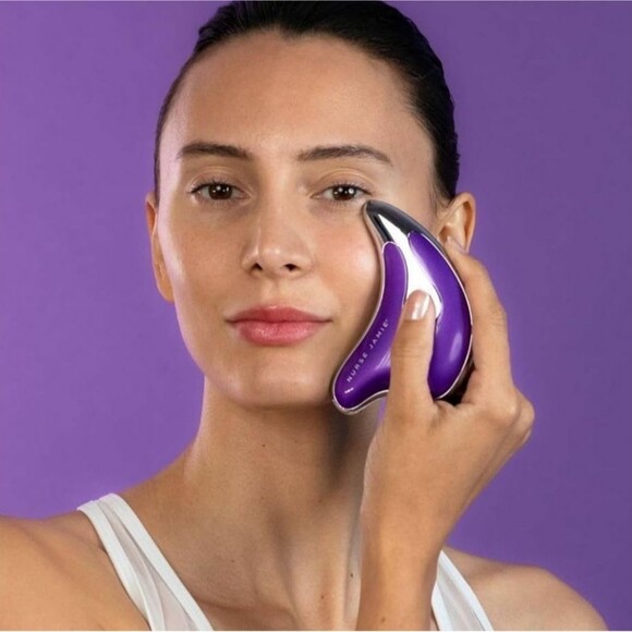 Nurse Jamie Triangle Facial Beauty Sonic Massager Sculpt Firming Tool - Picture 1 of 8